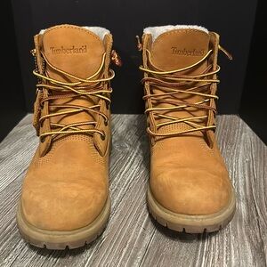 Timberland women’s ankle boots size 9